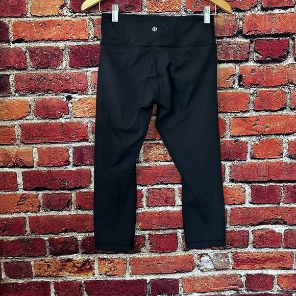 Black lululemon leggings size 6 - Picture 3 of 8